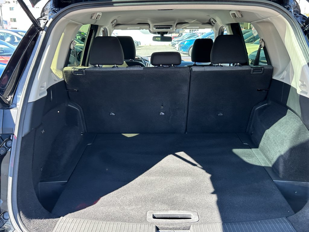 Used 2023 Nissan Rogue SV FWD image 16