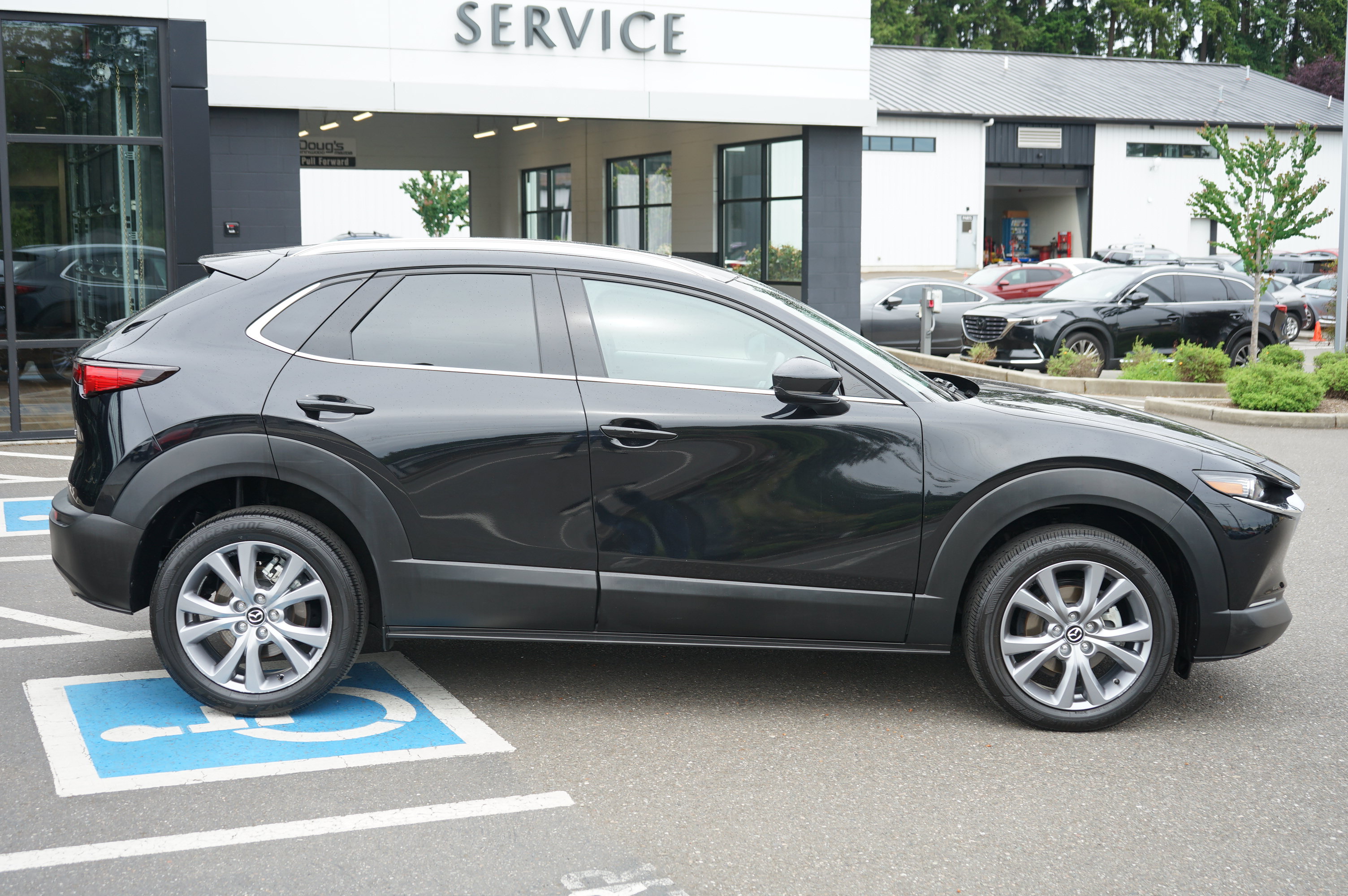 Used 2022 MAZDA CX-30 AWD 2.5 S w/ Premium Package image 2