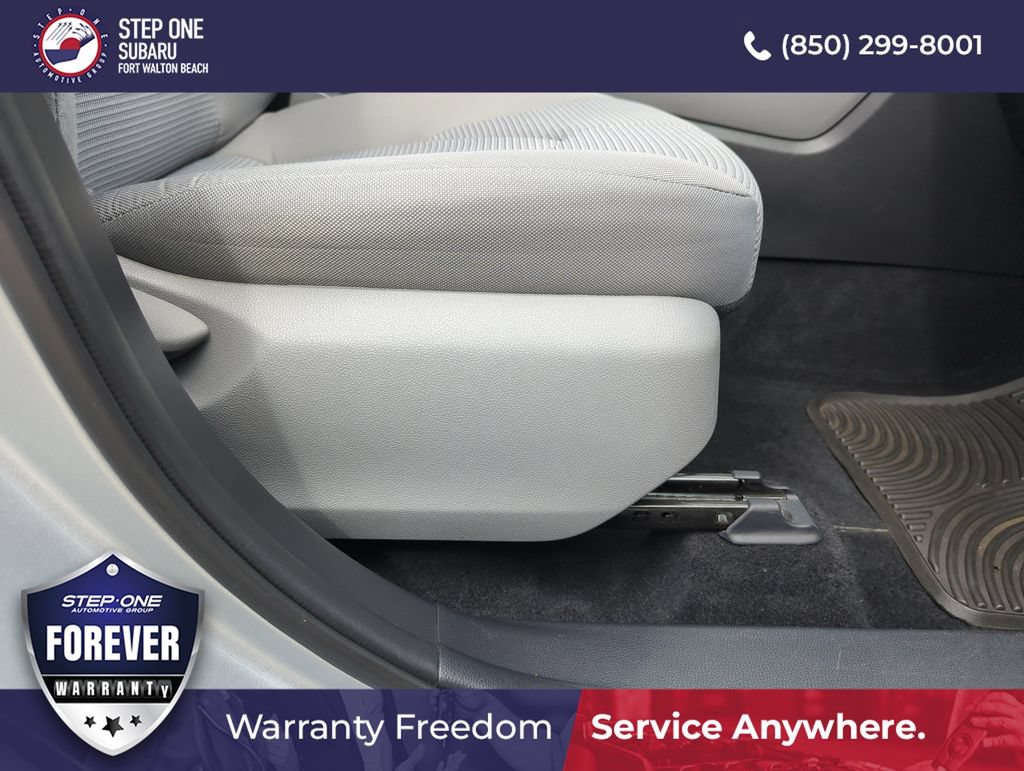 Used 2021 Toyota Highlander L FWD image 39