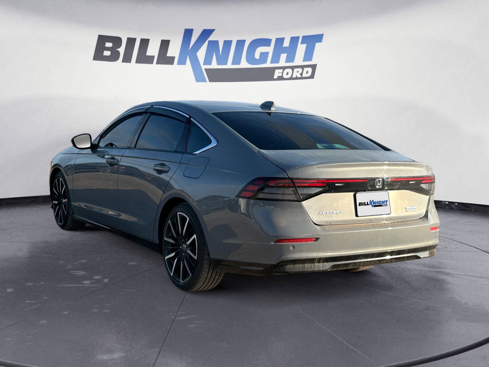 Used 2025 Honda Accord Touring image 3