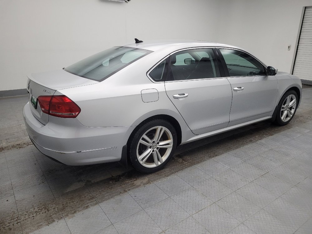Used 2015 Volkswagen Passat 1.8T SEL Premium image 10