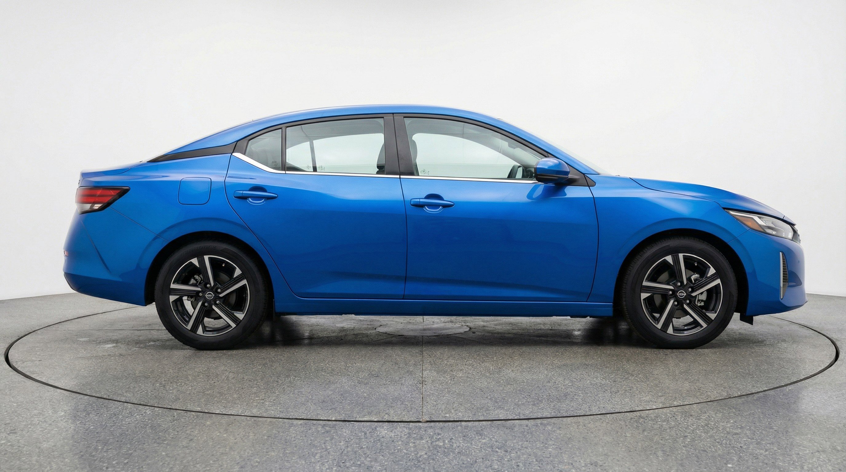 Used 2025 Nissan Sentra SV image 11