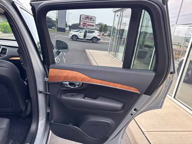 Certified 2025 Volvo XC90 B6 Plus w/ Protection Package Premier AWD/4WD image 12