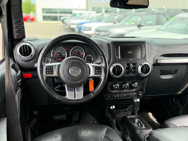 Used 2016 Jeep Wrangler Unlimited Rubicon AWD/4WD image 4