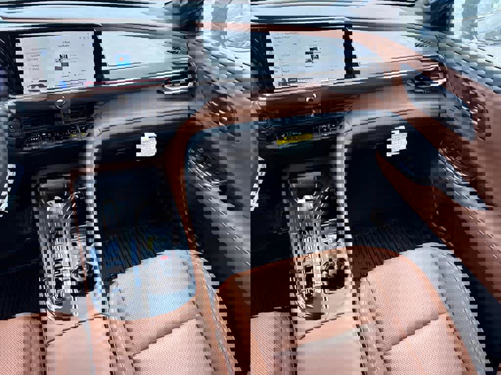 New 2026 Toyota Crown Signia image 5