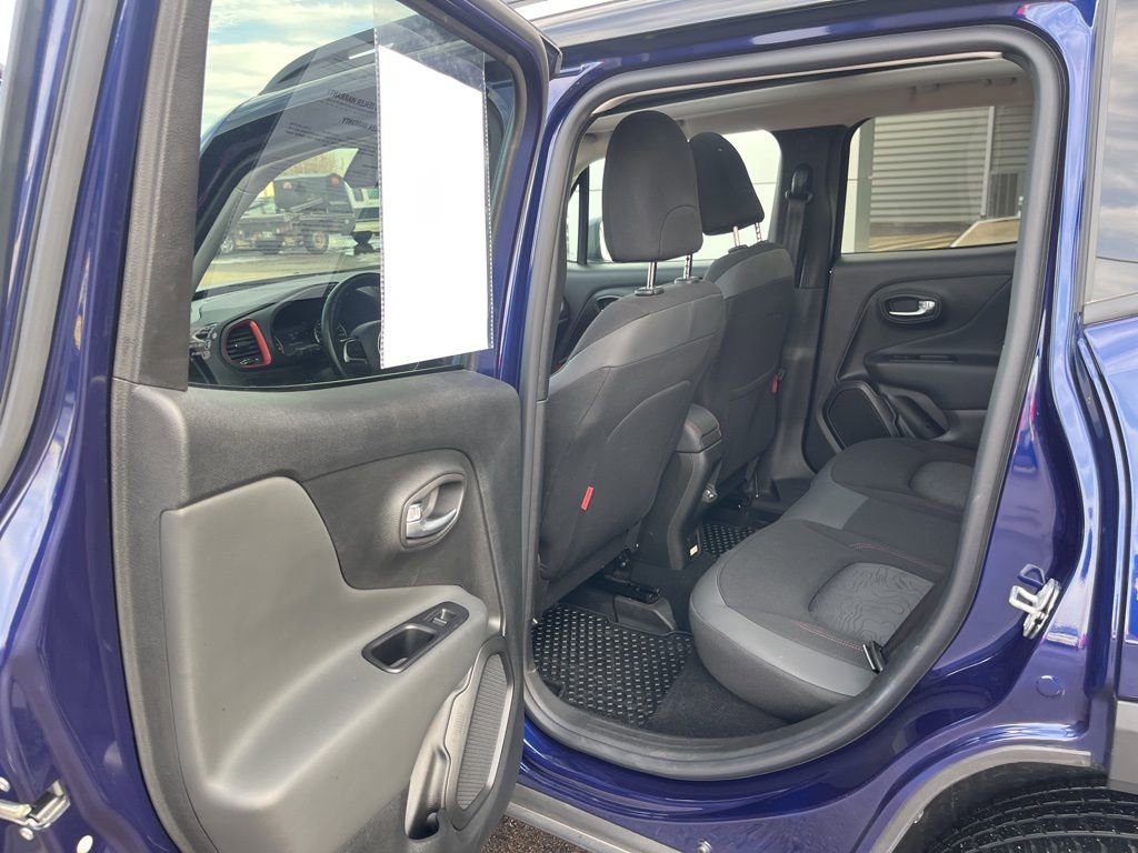 Used 2020 Jeep Renegade Trailhawk w/ Cold Weather Group AWD/4WD image 22