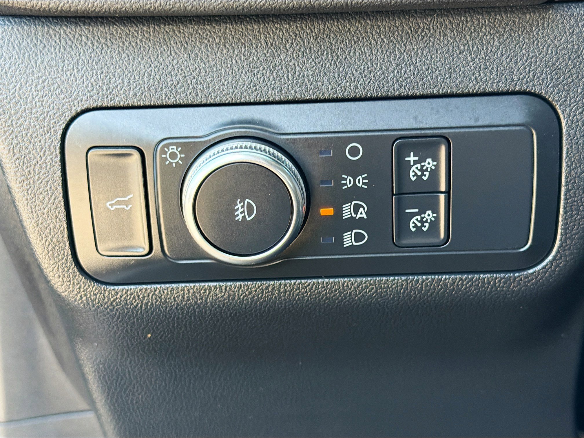 Used 2020 Ford Escape SEL image 35