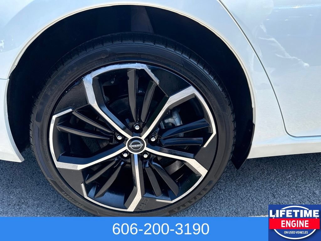 Used 2024 Nissan Altima 2.5 SR AWD/4WD image 6