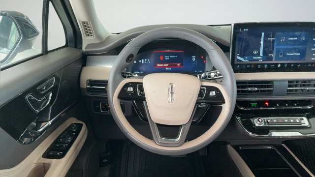 Used 2024 Lincoln Corsair FWD image 10