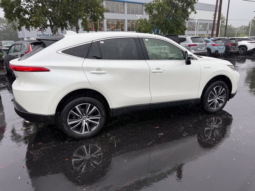 Certified 2021 Toyota Venza LE AWD/4WD image 10