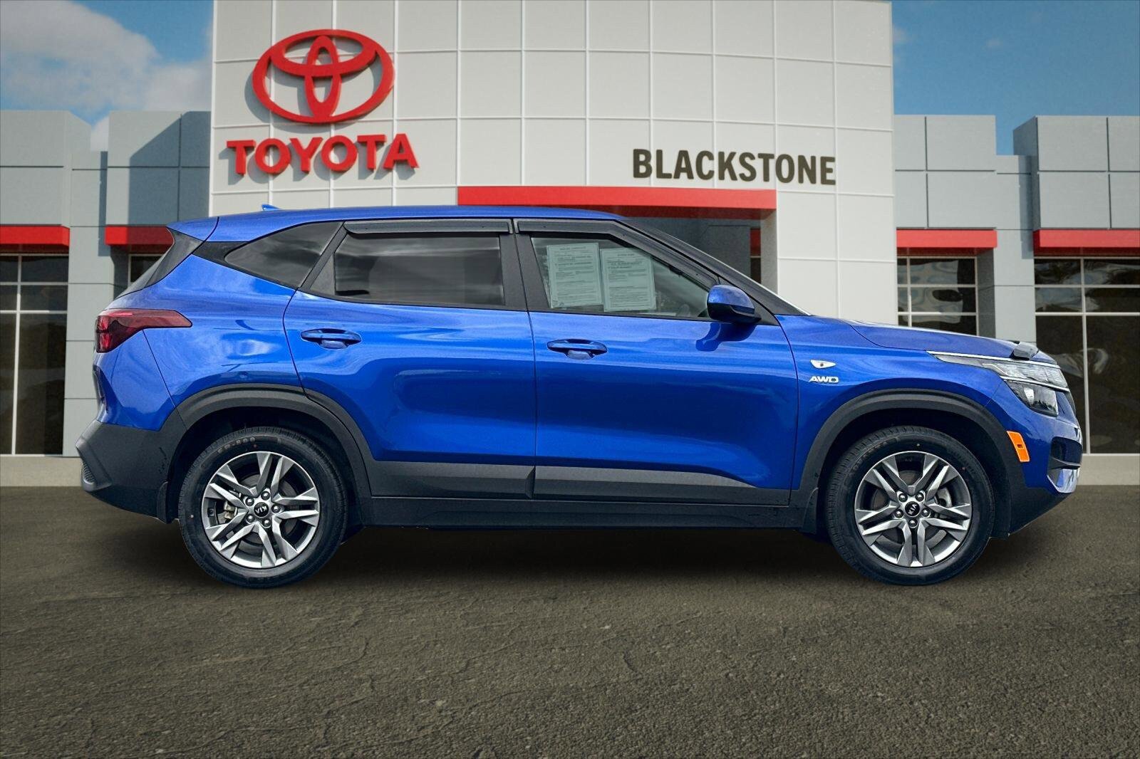 Used 2021 Kia Seltos LX AWD/4WD image 2