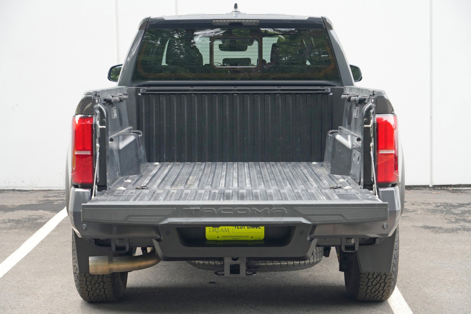 Used 2024 Toyota Tacoma TRD Off-Road w/ TRD Off Road Upgrade Package AWD/4WD image 10