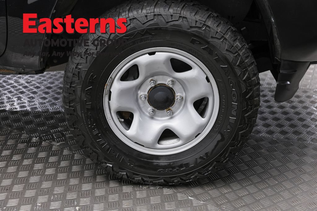 Used 2023 Toyota Tacoma SR AWD/4WD image 30