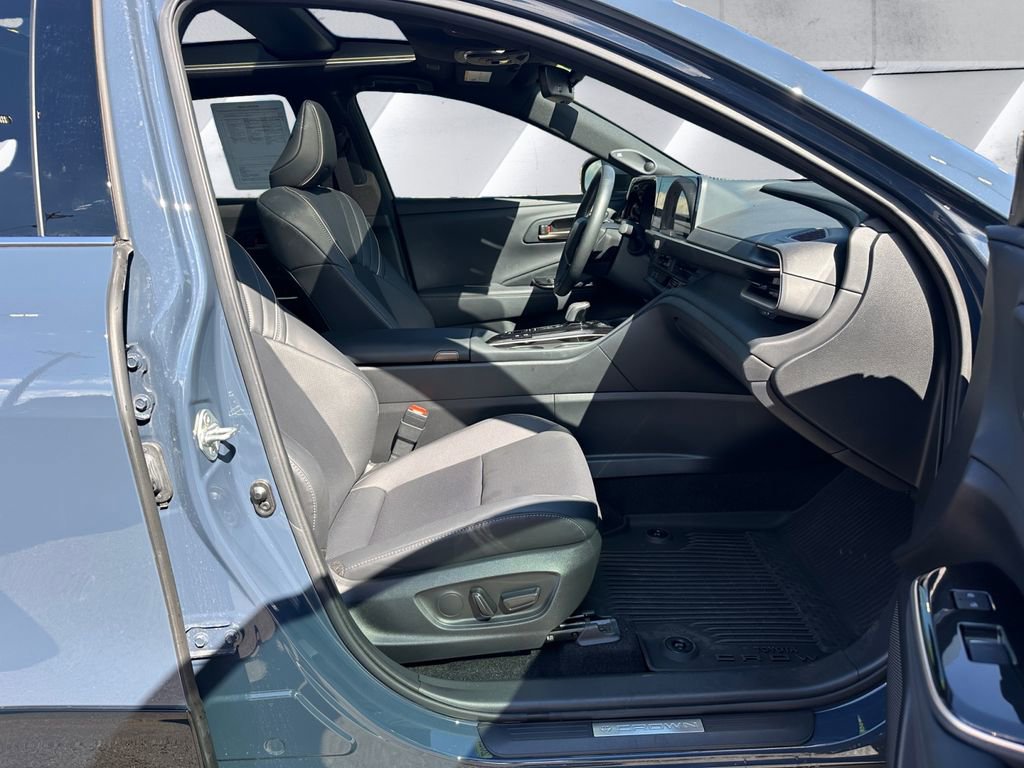 Used 2025 Toyota Crown Limited w/ Advanced Technology Package image 13