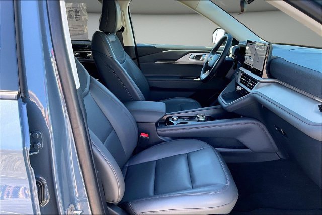 Used 2026 Ford Explorer Active w/ Active Comfort Package AWD/4WD image 28