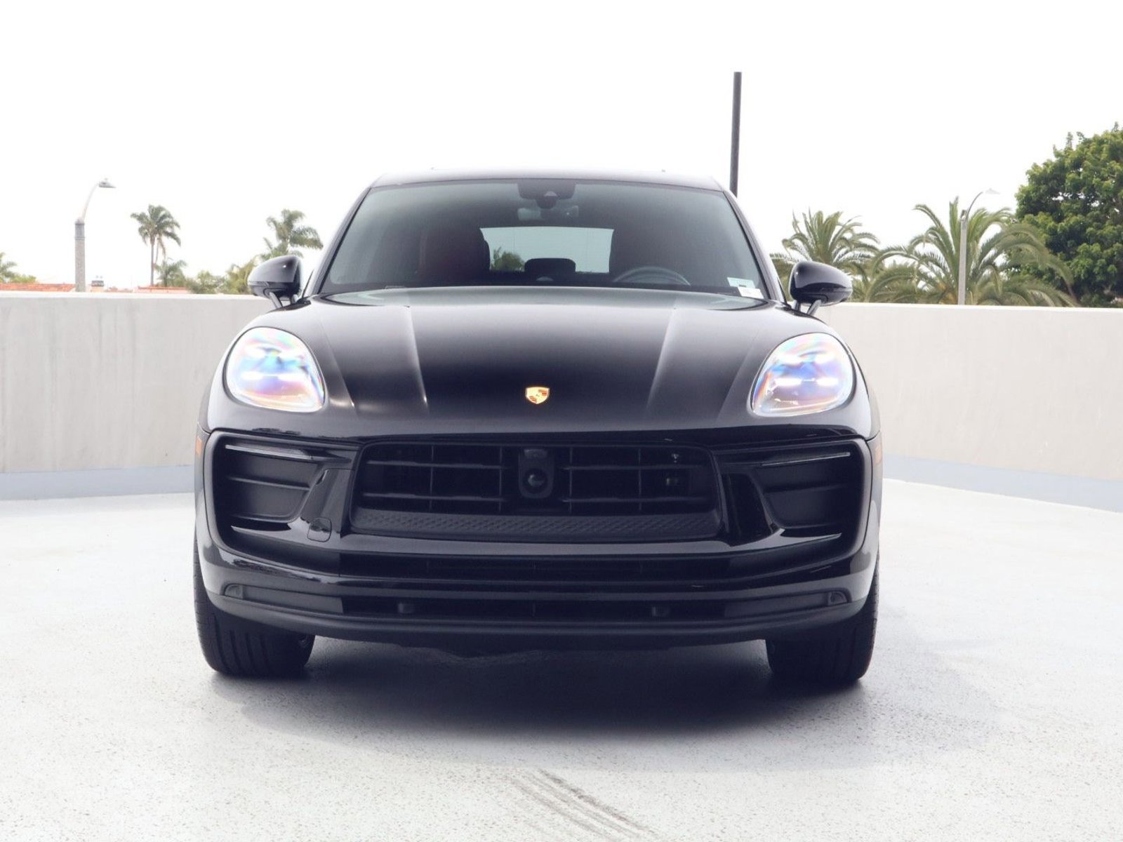 Certified 2025 Porsche Macan image 6
