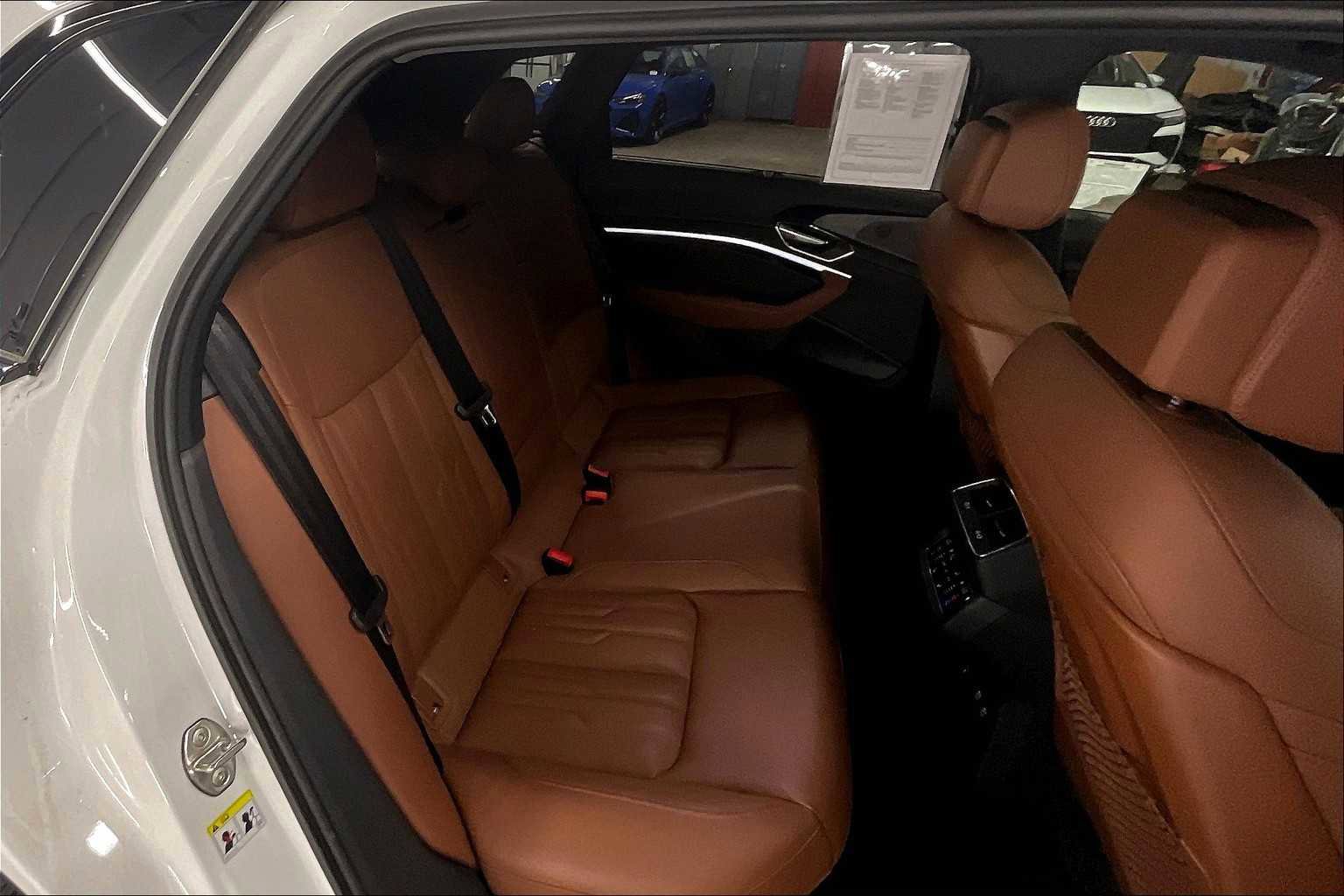 Certified 2021 Audi e-tron Prestige w/ Prestige Package image 29
