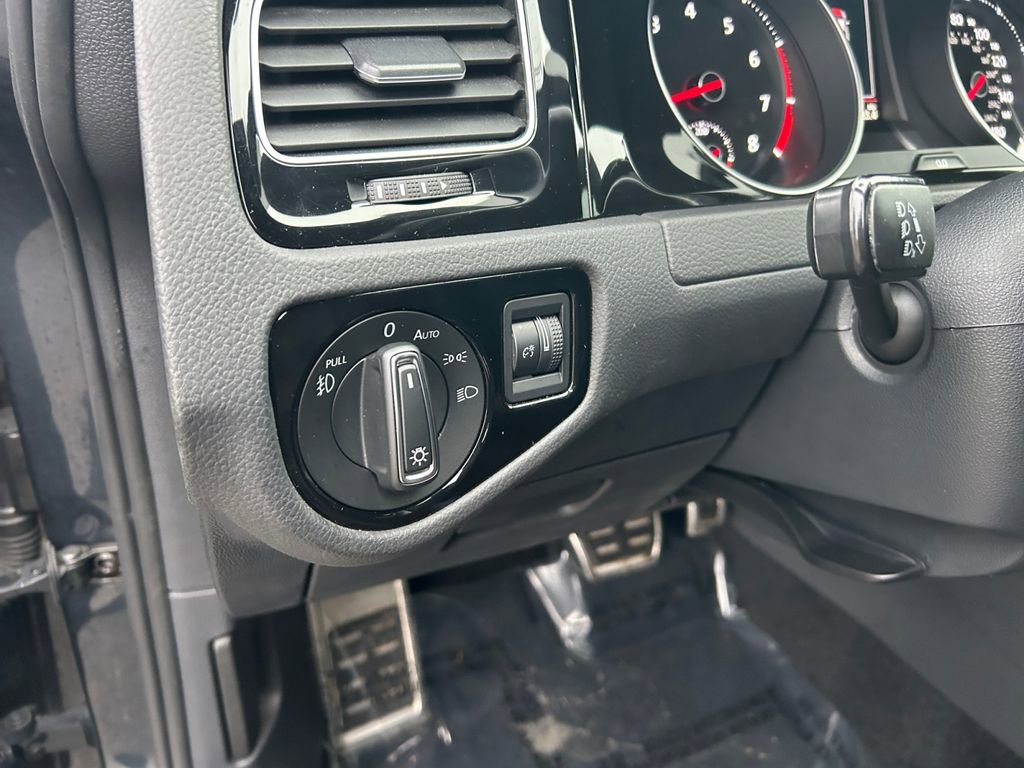 Used 2020 Volkswagen Golf 4-Door image 22