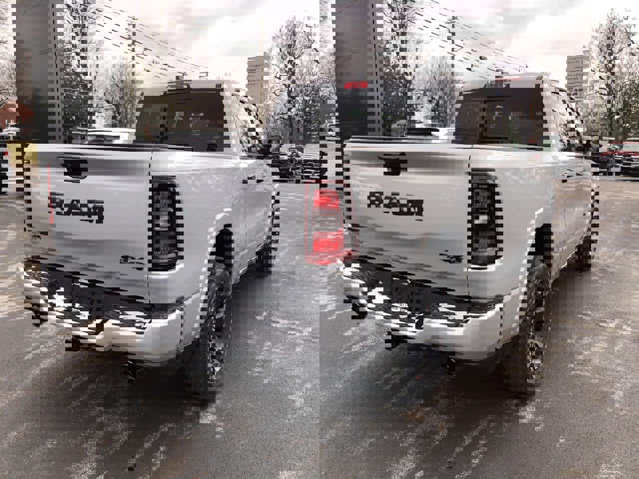 New 2026 RAM 1500 4x4 Crew Cab image 13