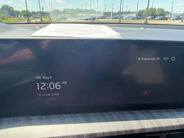 Used 2025 Kia Telluride EX w/ EX Captain's Chair Package FWD image 19