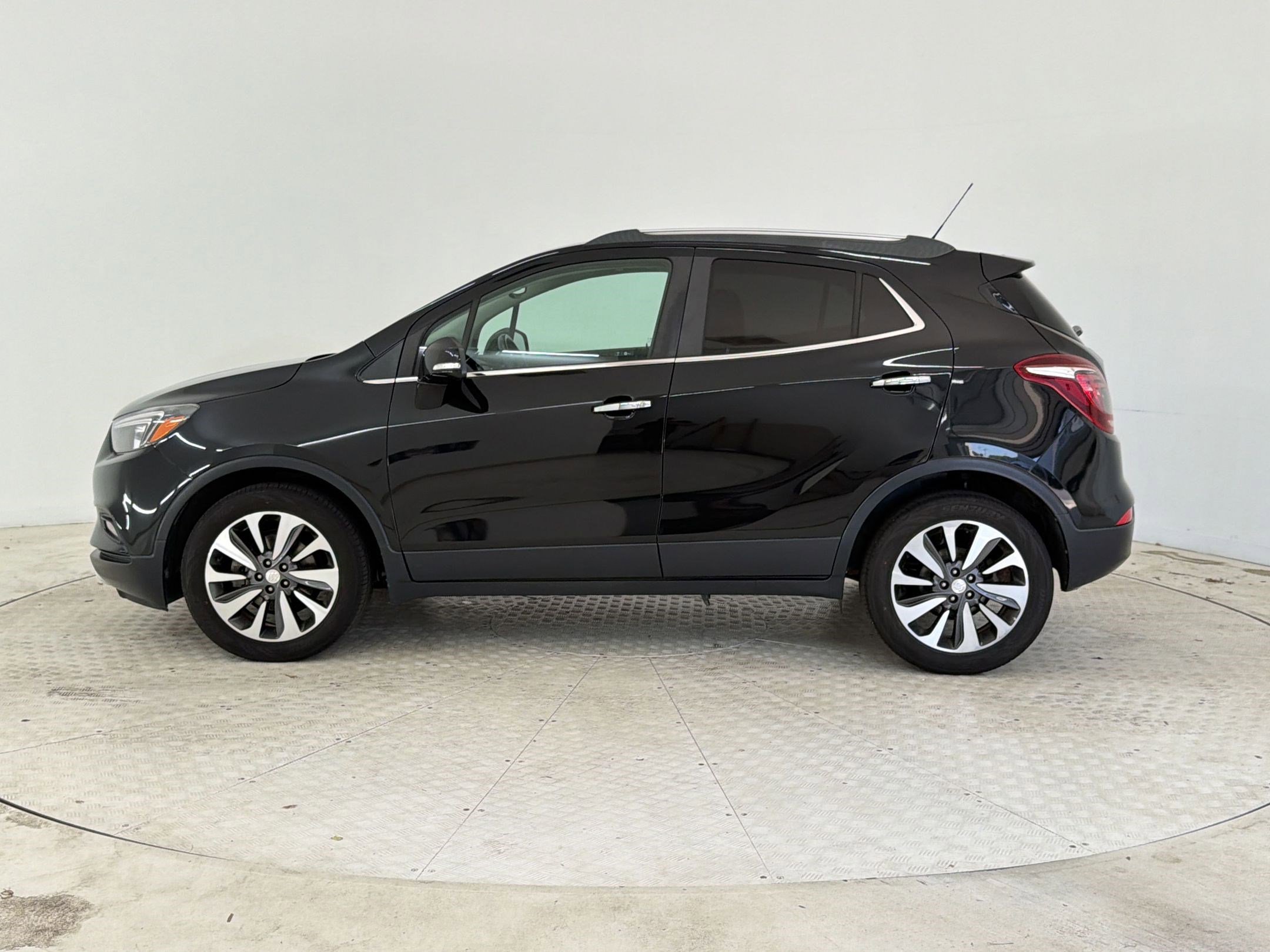 Used 2017 Buick Encore Preferred FWD image 2