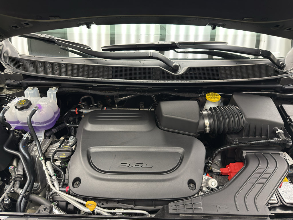 New 2027 Chrysler Pacifica Limited AWD/4WD image 6