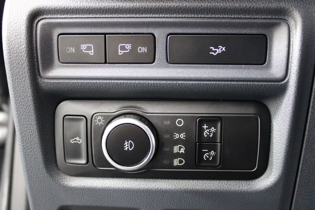 Used 2023 Ford F150 Lariat w/ FX4 Off-Road Package image 22