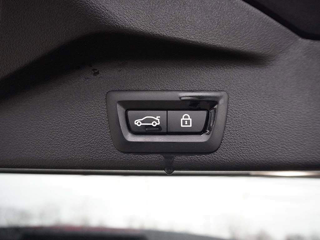 Used 2022 BMW X5 xDrive40i w/ Premium Package AWD/4WD image 25