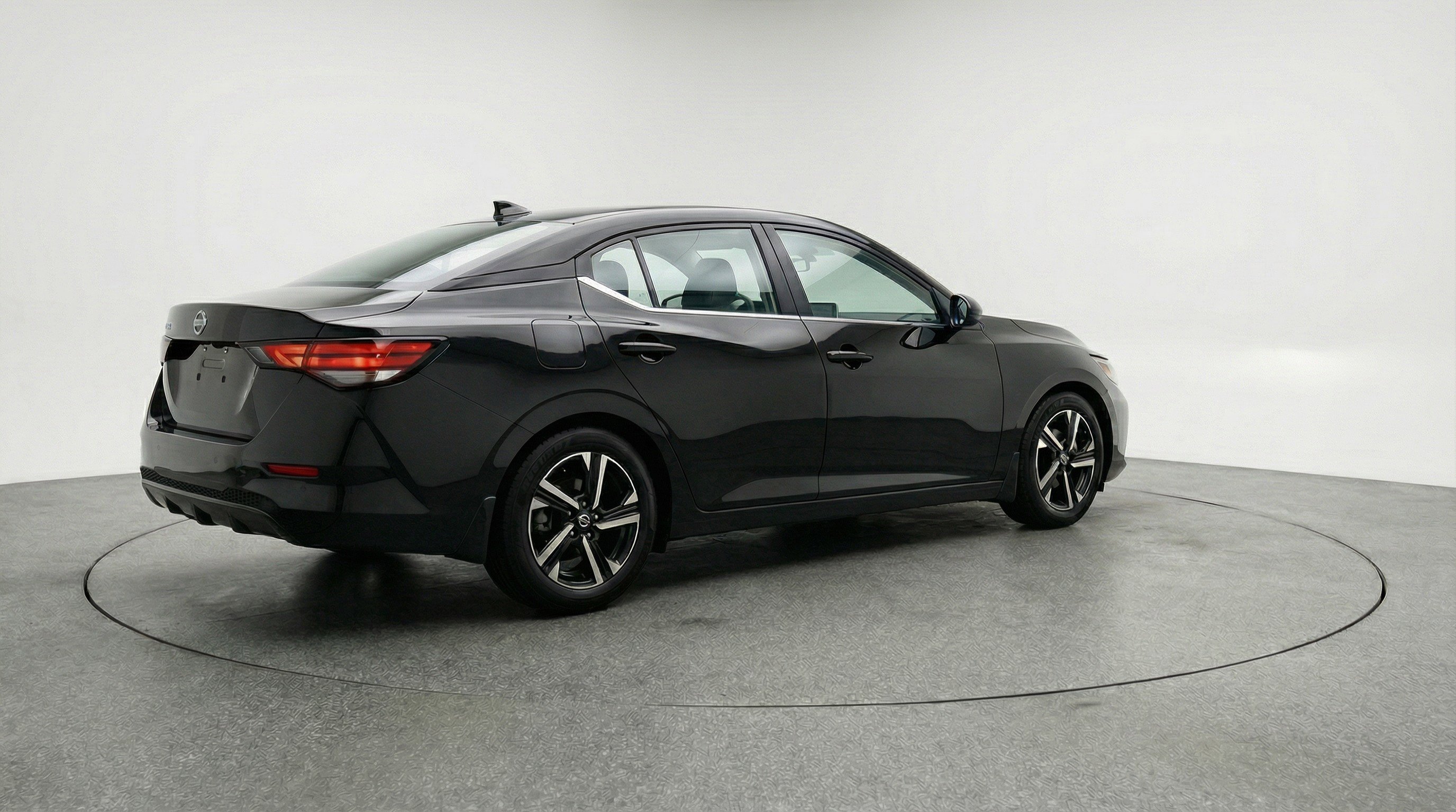 Used 2025 Nissan Sentra SV FWD image 9