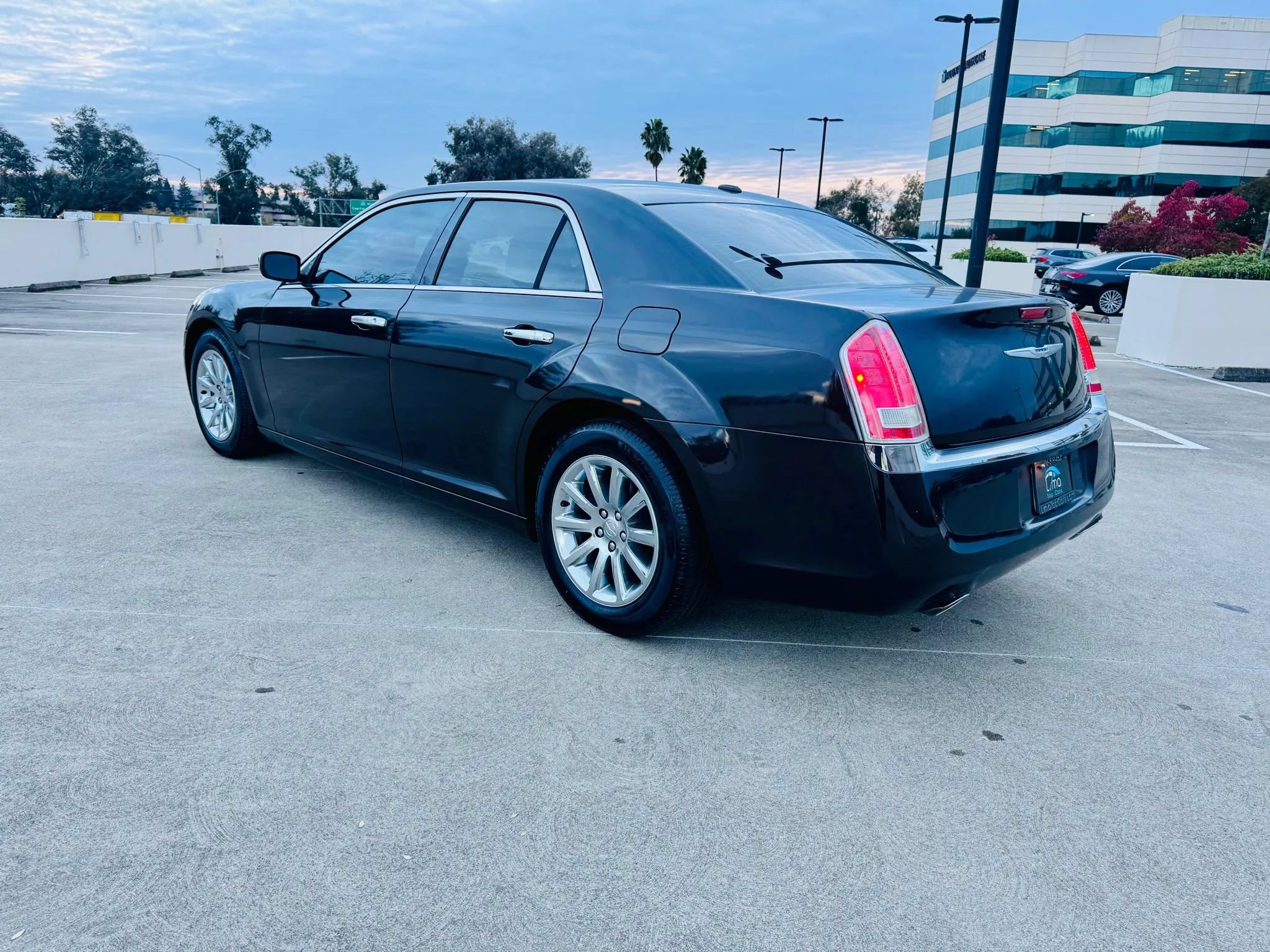 Used 2012 Chrysler 300 Limited RWD image 16