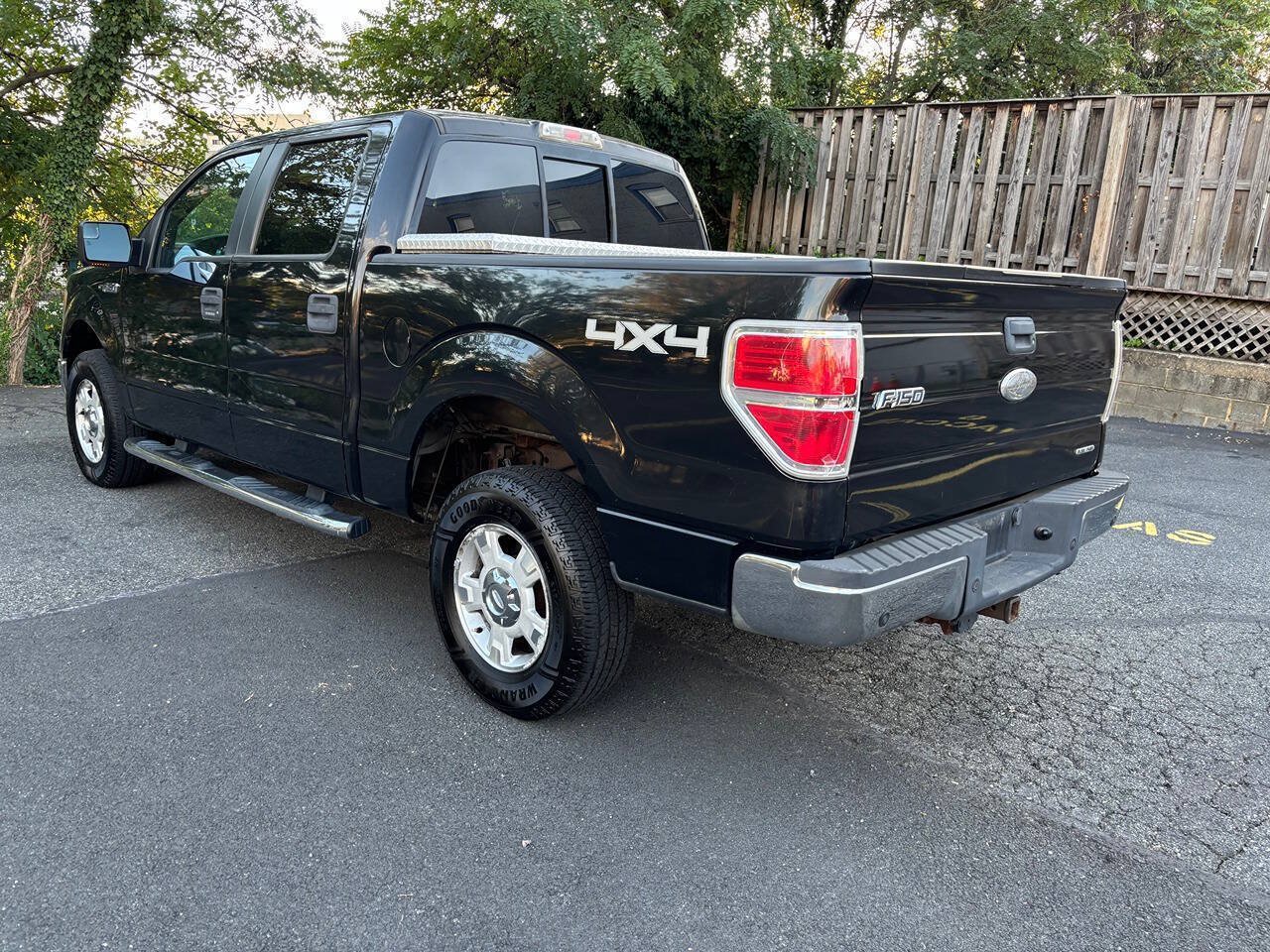 Used 2011 Ford F150 XLT w/ XLT Convenience Pkg AWD/4WD image 8