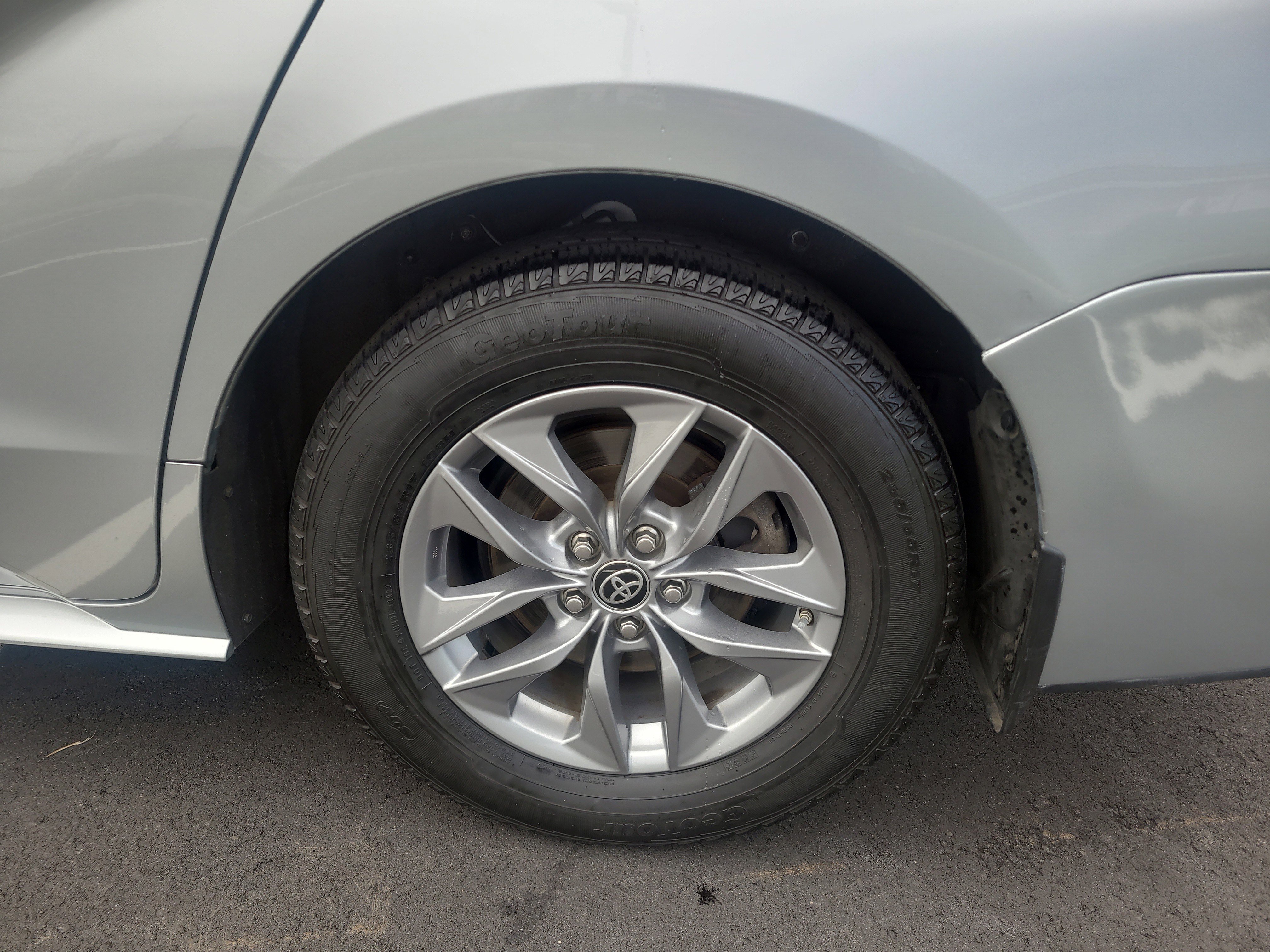 Used 2021 Toyota Sienna XLE image 11