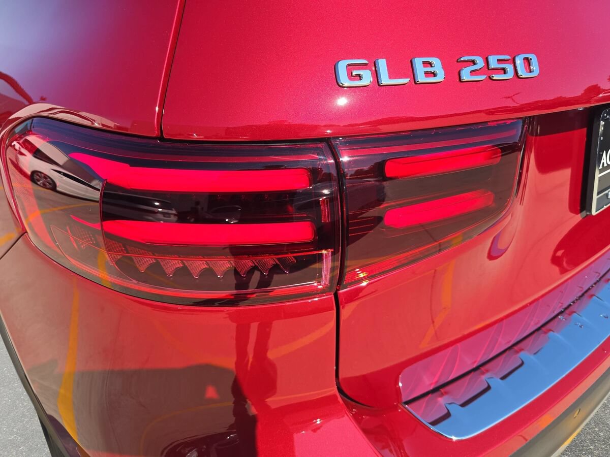 New 2026 Mercedes-Benz GLB 250 image 30