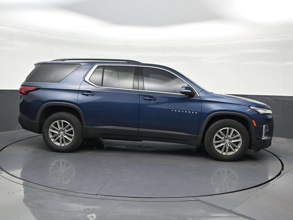 Used 2023 Chevrolet Traverse LT FWD image 7