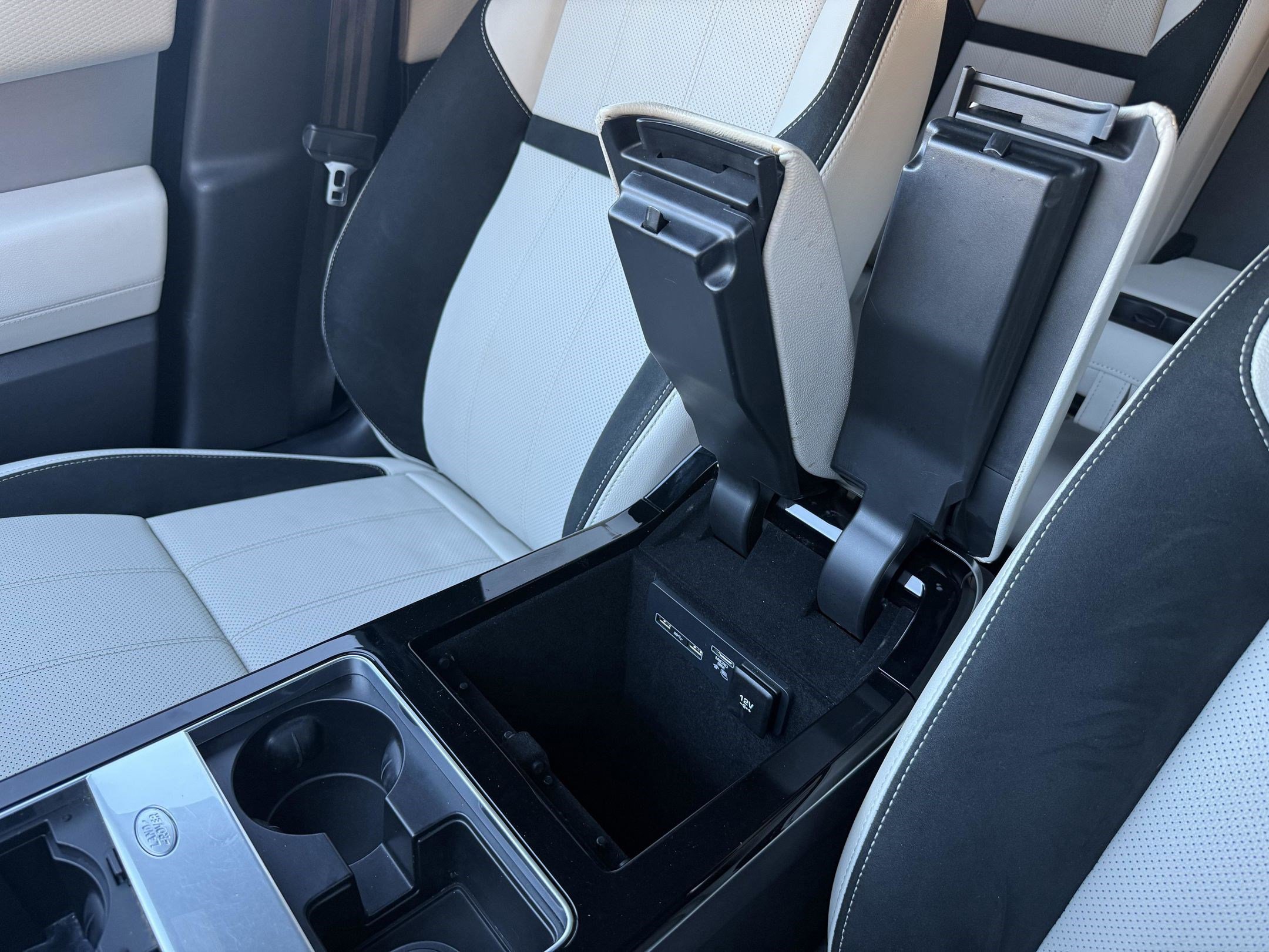 Used 2020 Land Rover Range Rover Velar R-Dynamic S image 33