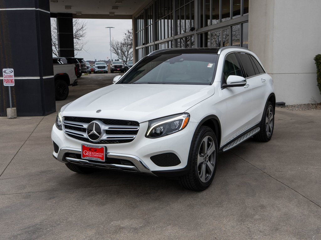 Used 2017 Mercedes-Benz GLC 300 4MATIC image 3