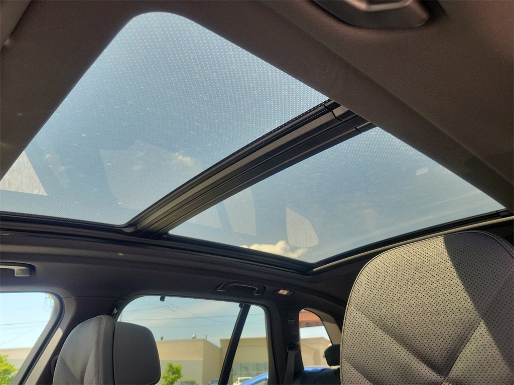 New 2025 BMW X5 M60i image 12