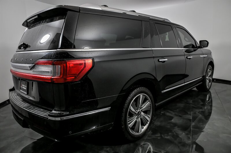 Used 2018 Lincoln Navigator L Reserve w/ Technology Package AWD/4WD image 9
