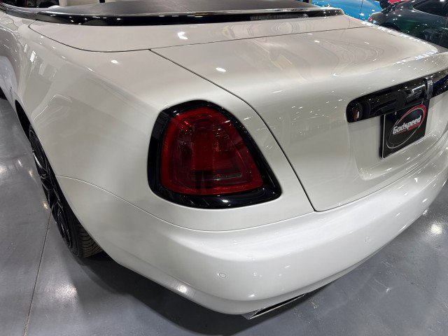 Used 2017 Rolls-Royce Dawn image 38