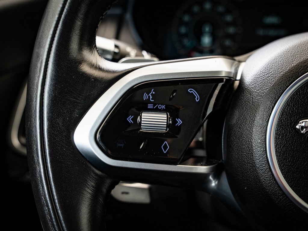 Used 2022 Jaguar E-PACE SE image 23