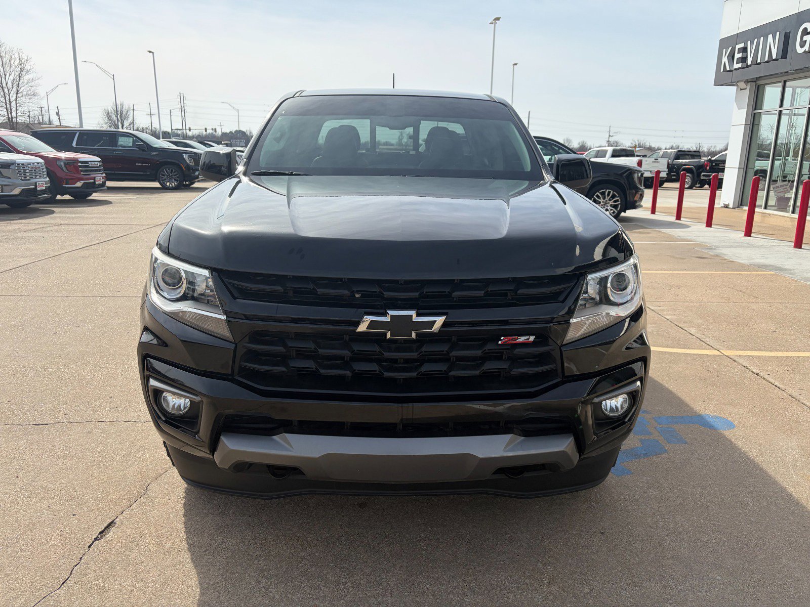 Certified 2022 Chevrolet Colorado Z71 w/ Z71 Midnight Edition image 2
