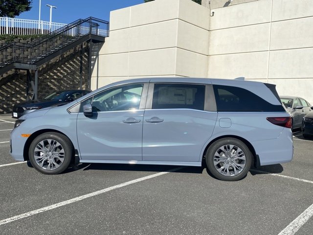 New 2026 Honda Odyssey Touring image 4