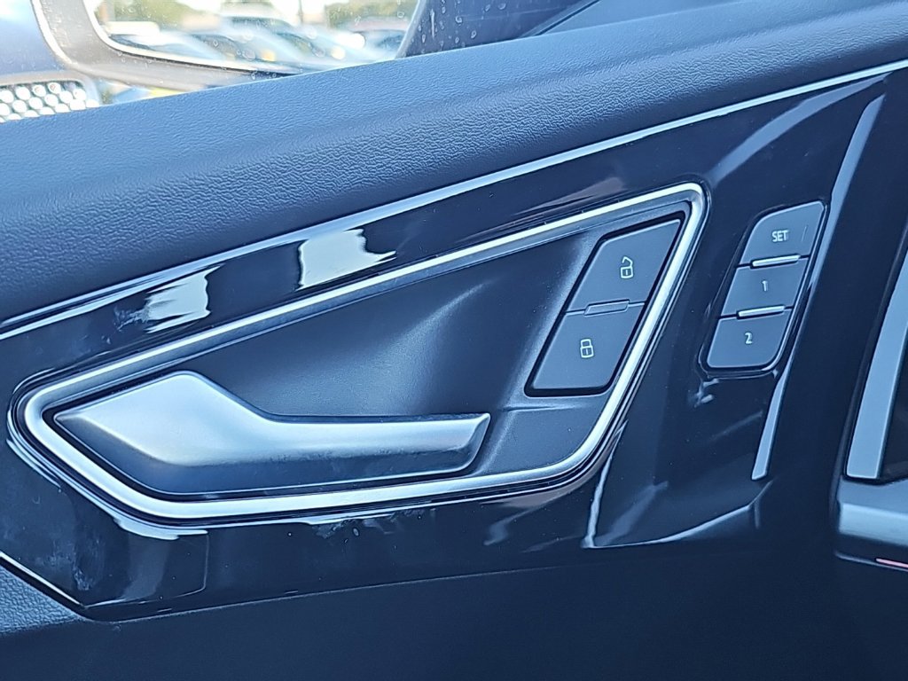 Certified 2023 Audi Q4 e-tron Prestige AWD/4WD image 10