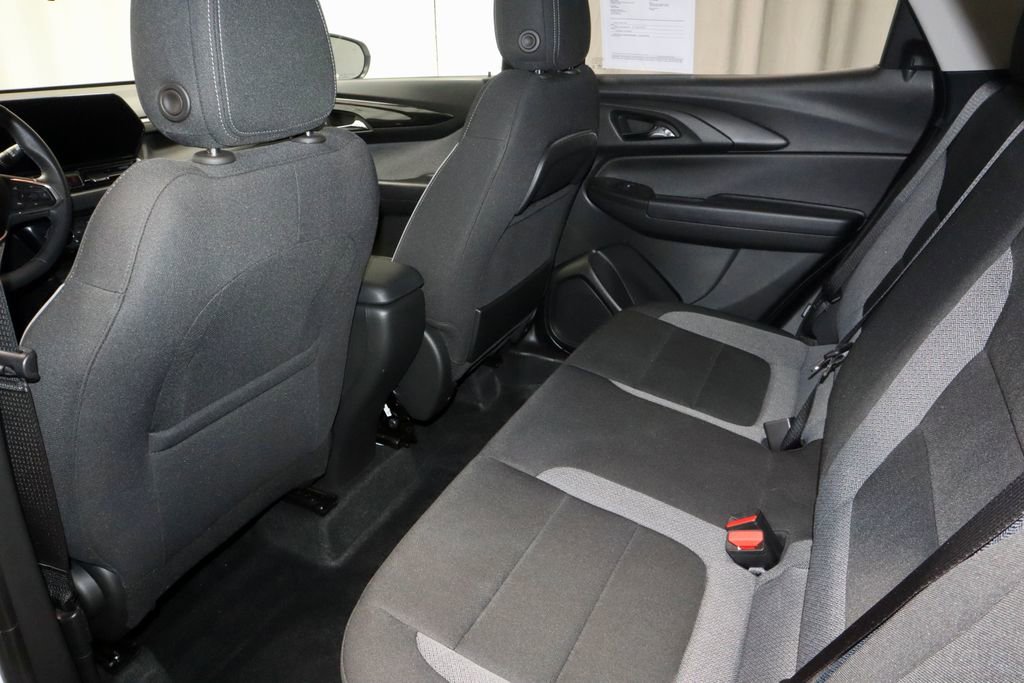 Used 2024 Chevrolet TrailBlazer LT w/ LT Cold Weather Package FWD image 21