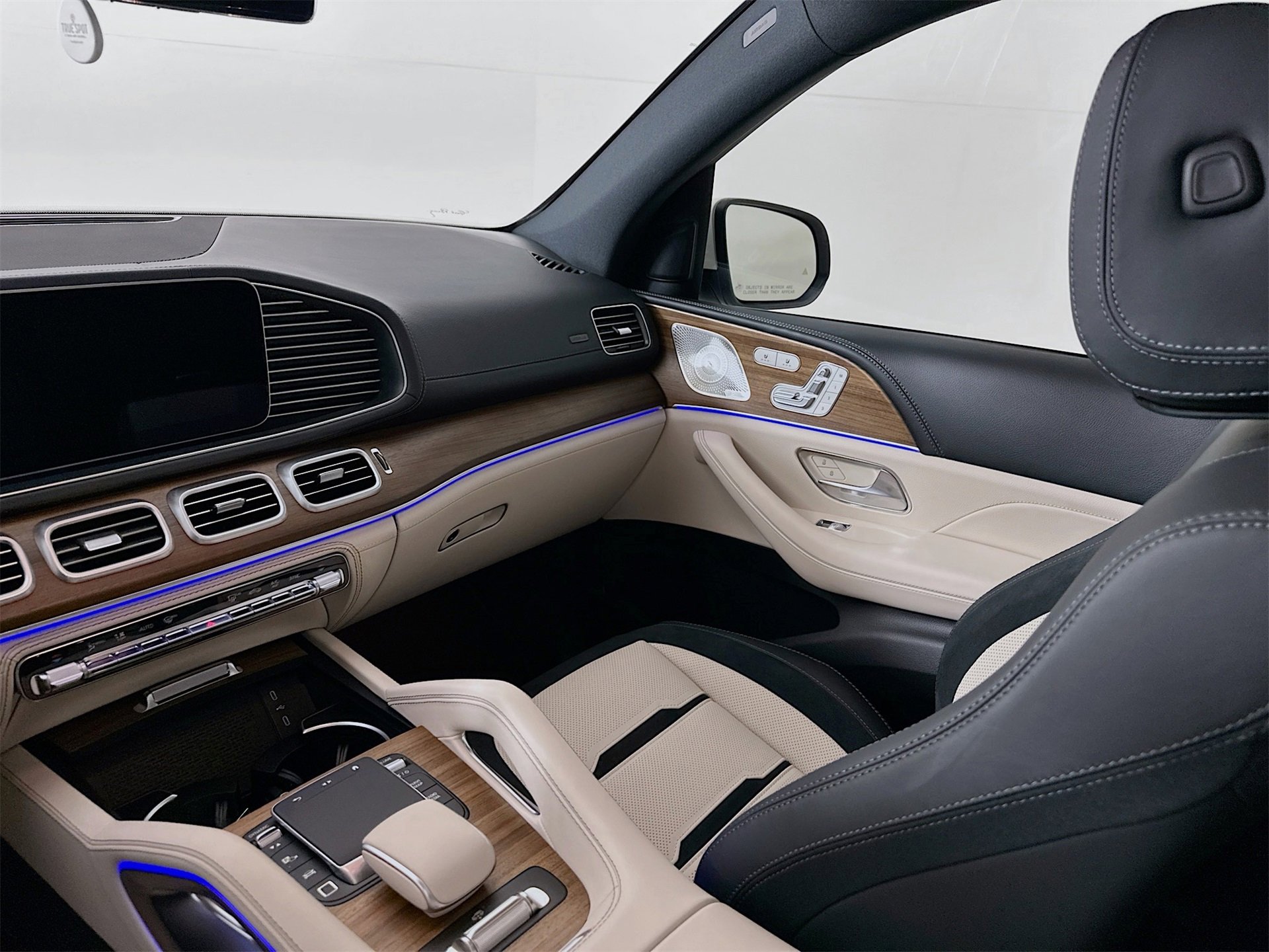 Certified 2025 Mercedes-Benz GLE 53 AMG 4MATIC image 26