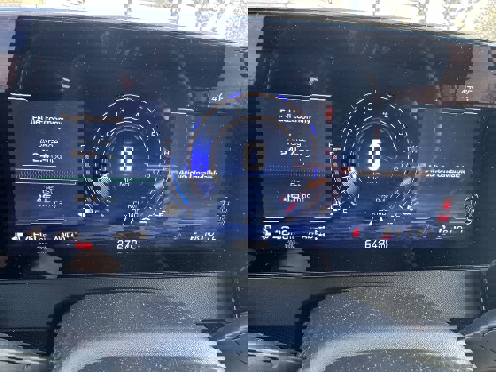 Used 2025 Chevrolet Traverse Z71 image 7