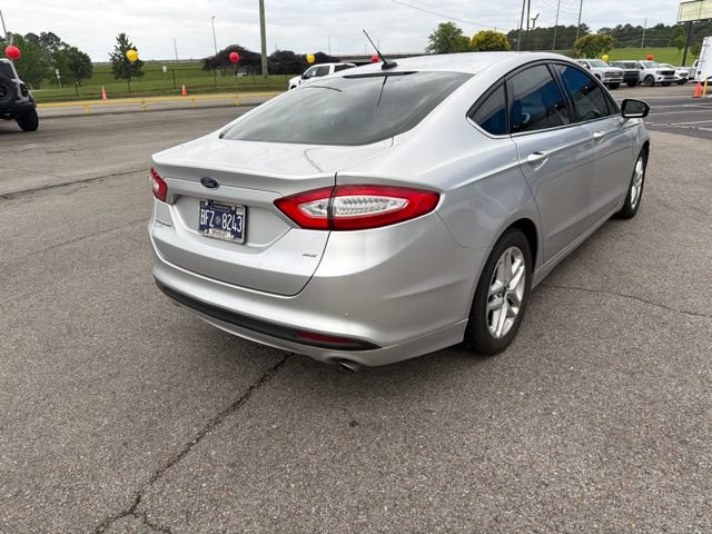 Used 2016 Ford Fusion SE FWD image 13