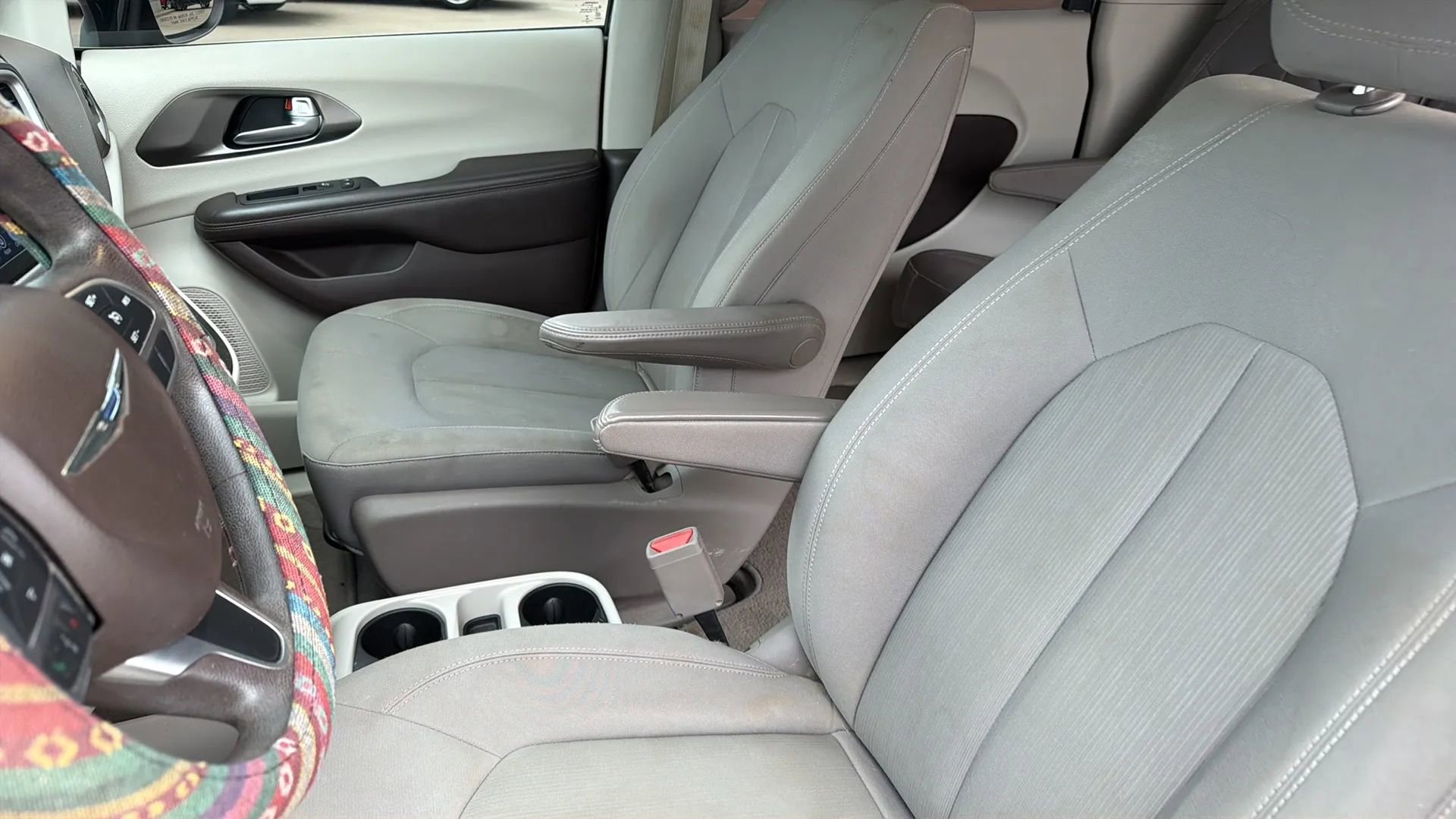 Used 2017 Chrysler Pacifica Touring image 43