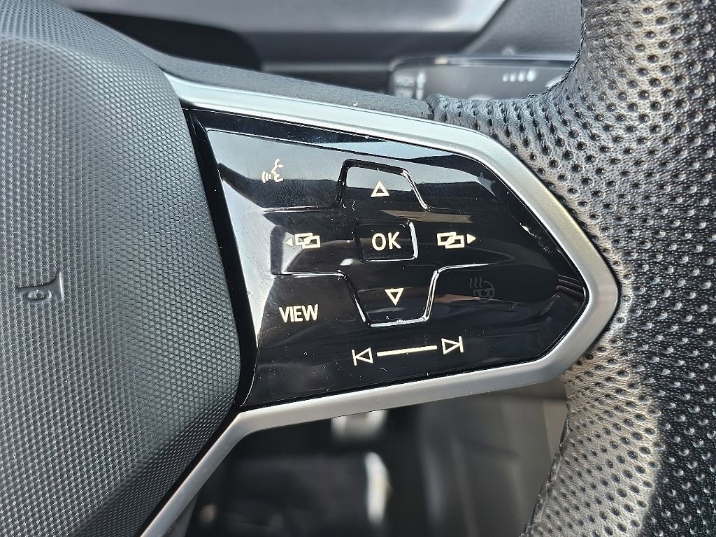 Used 2024 Volkswagen Tiguan SE R-Line image 32