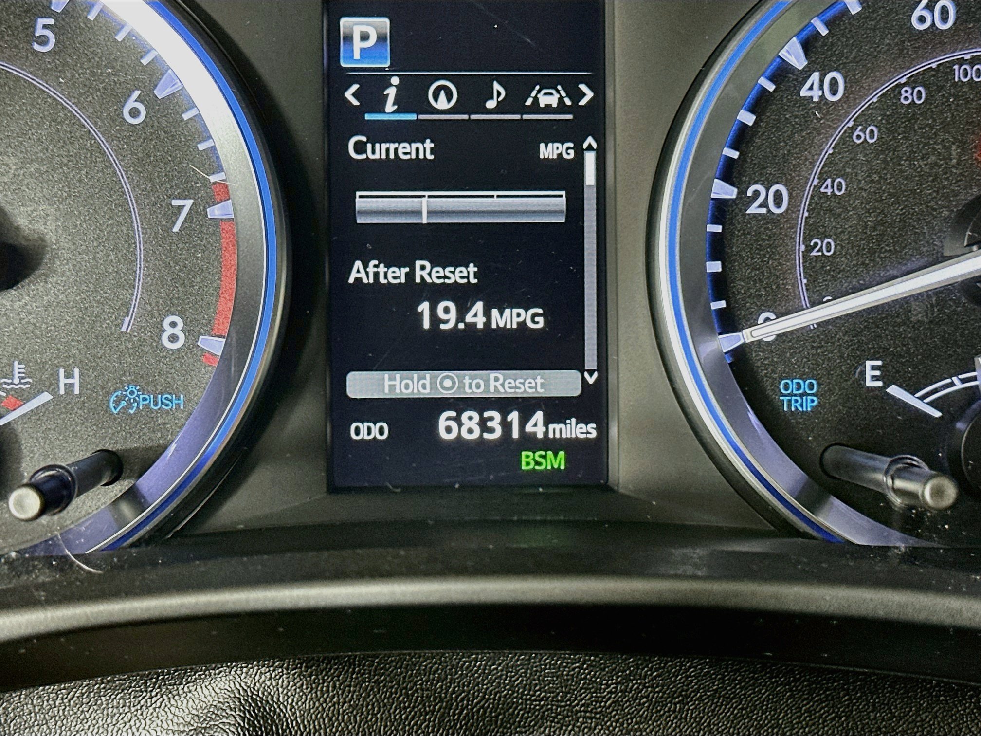 Used 2019 Toyota Highlander SE w/ Nightshade Edition AWD/4WD image 22